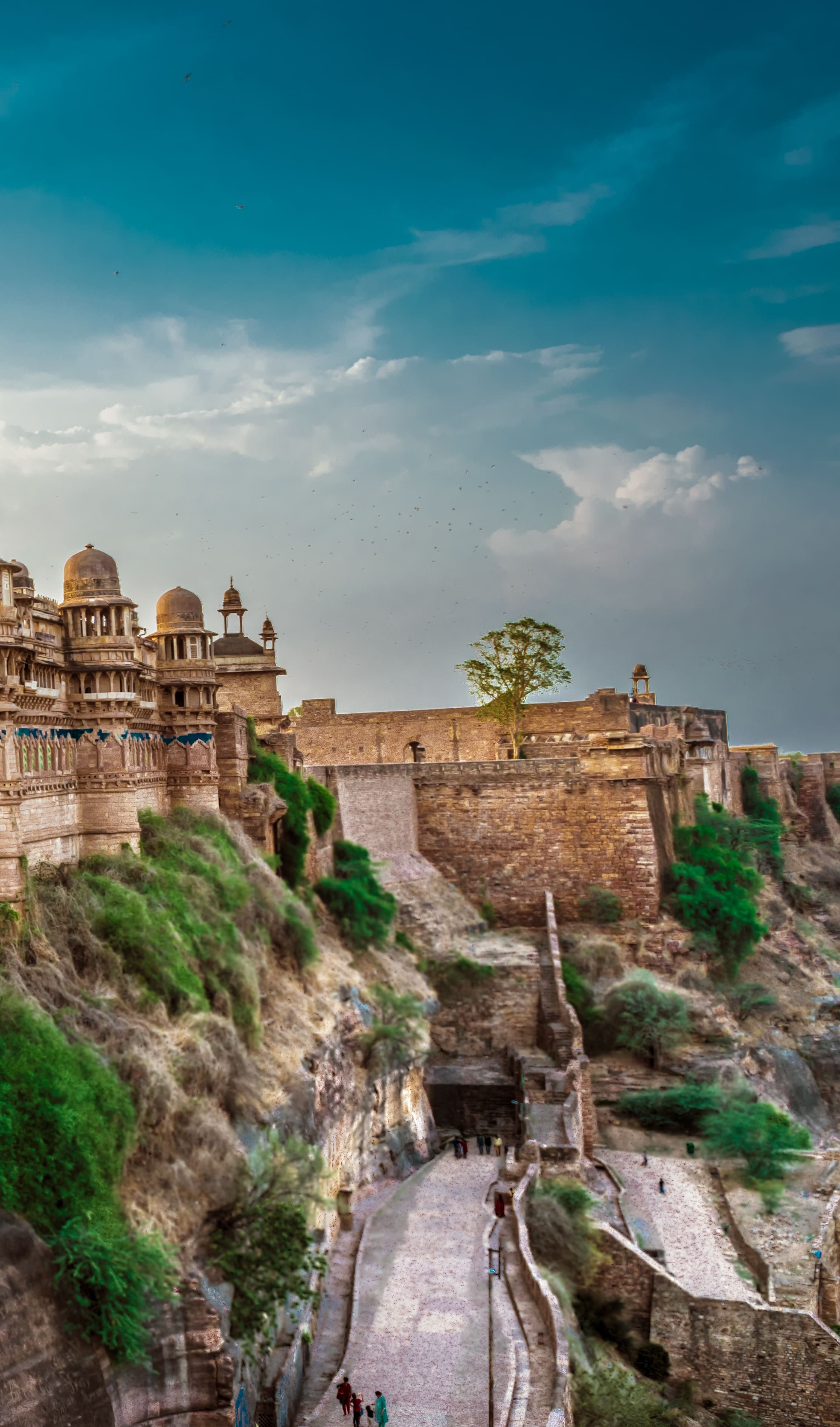 Airport taxi service in Gwalior for easy transfers